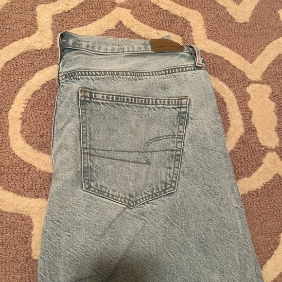 American Eagle Outfitters Light Blue High-Rise Wide Leg Jeans - Picture 6 of 8